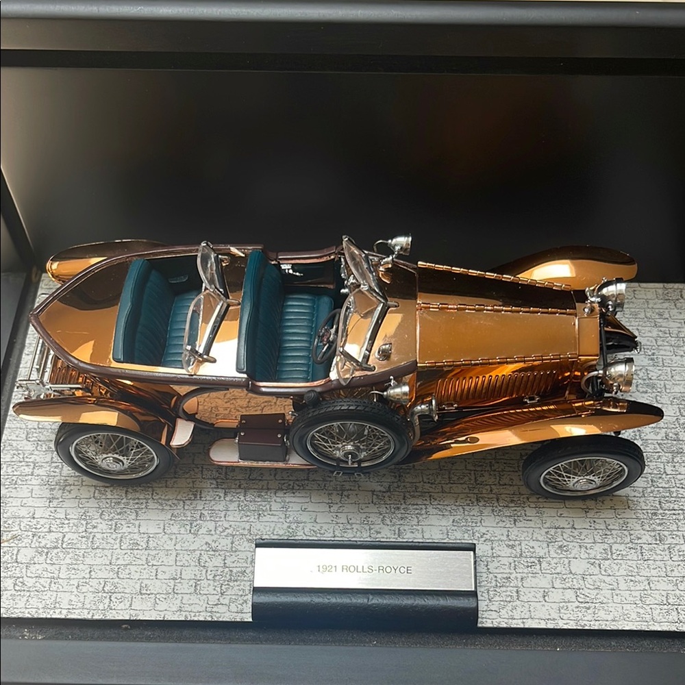 Franklin Mint Copper Tone 1921 Rolls-Royce Model With Case